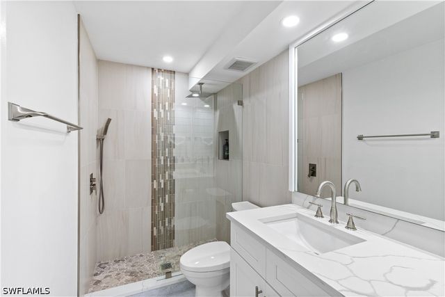 4140 Looking Glass LN 7, Naples, FL 34112
