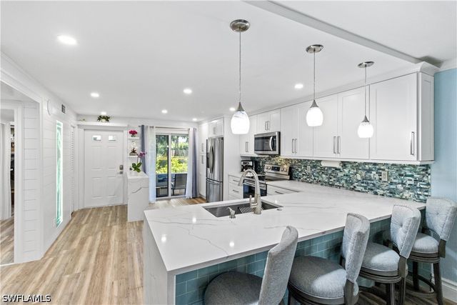 4140 Looking Glass LN 7, Naples, FL 34112