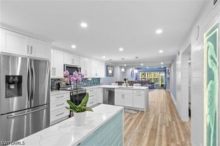 4140 Looking Glass LN 7, Naples, FL 34112