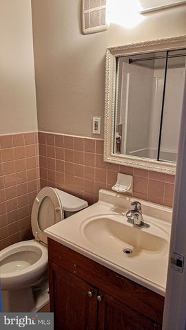 3978 CARTERET DR, Philadelphia, PA 19114