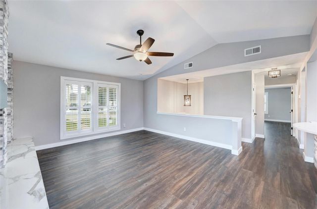 18908 Kelly DR, Point Venture, TX 78645