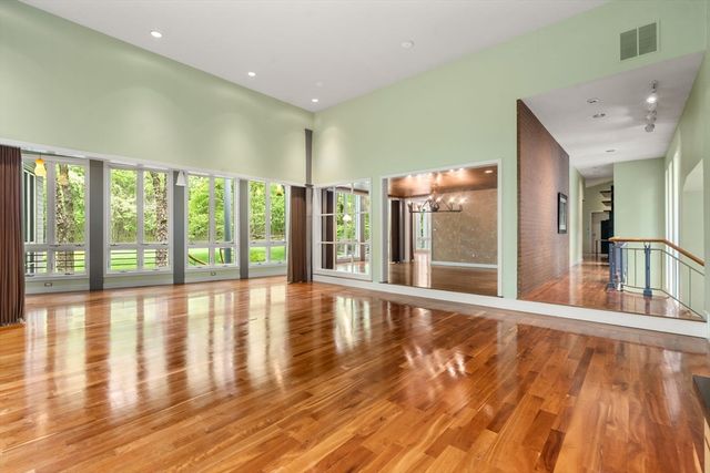 44 Maple Street, Sherborn, MA 01770