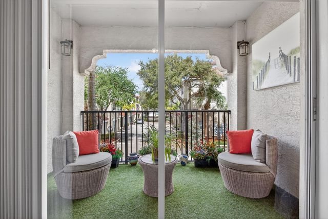 5980 W Sample Road 204, Coral Springs, FL 33067