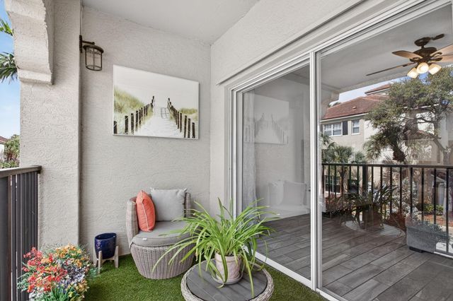 5980 W Sample Road 204, Coral Springs, FL 33067