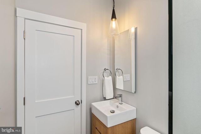 433 ROXBOROUGH, Philadelphia, PA 19128