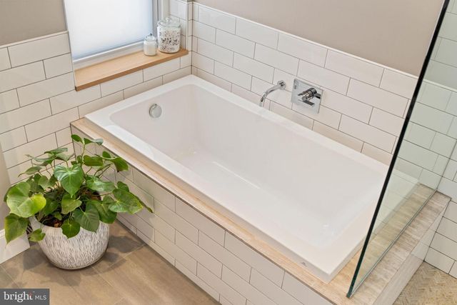 433 ROXBOROUGH, Philadelphia, PA 19128