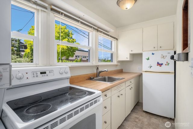 5444 Kirkwood Place N, Seattle, WA 98103