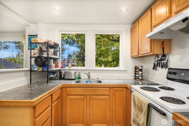 5444 Kirkwood Place N, Seattle, WA 98103