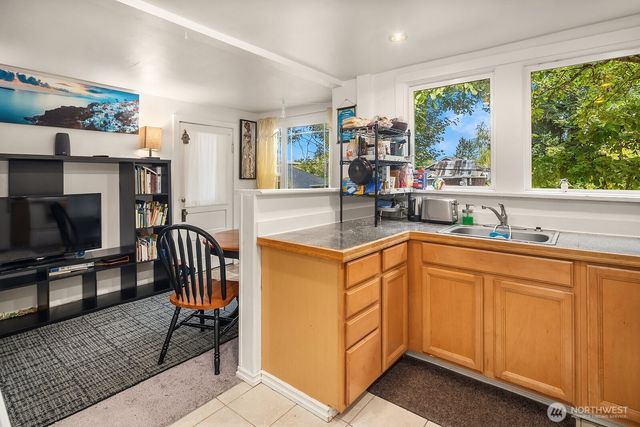 5444 Kirkwood Place N, Seattle, WA 98103