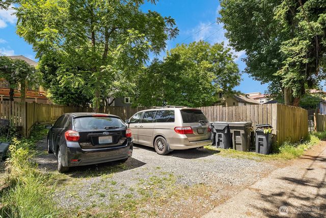 5444 Kirkwood Place N, Seattle, WA 98103
