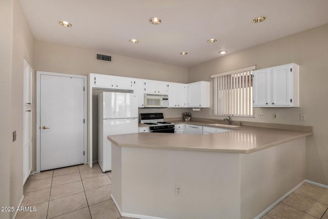 15924 W FALCON RIDGE Drive, Sun City West, AZ 85375