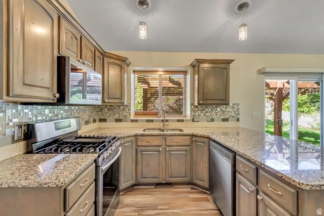 966 E LAMBERT AVE, Santaquin, UT 84655