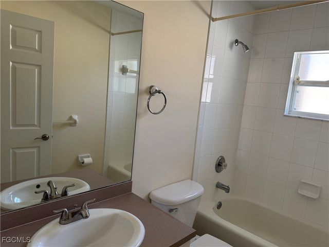 4417 SW 6th PL, Cape Coral, FL 33914