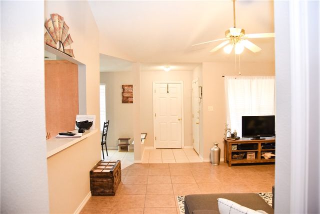 3815 Oldenburg, College Station, TX 77845