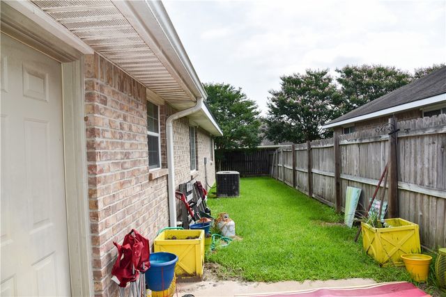 3815 Oldenburg, College Station, TX 77845