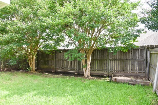 3815 Oldenburg, College Station, TX 77845