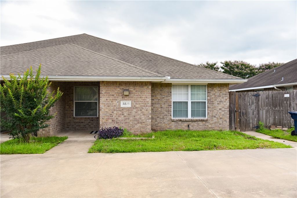 3815 Oldenburg, College Station, TX 77845