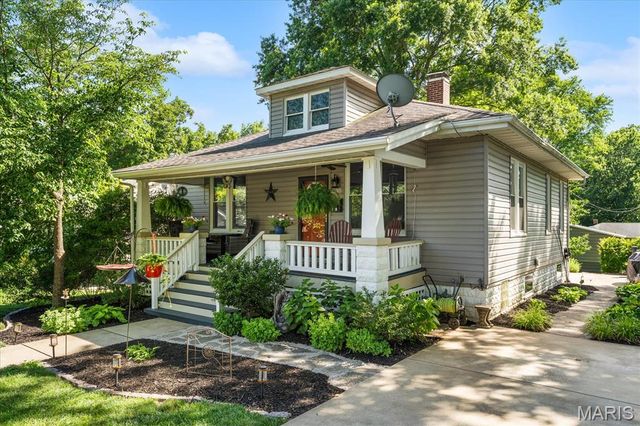 605 S Douglas Avenue, Belleville, IL 62220