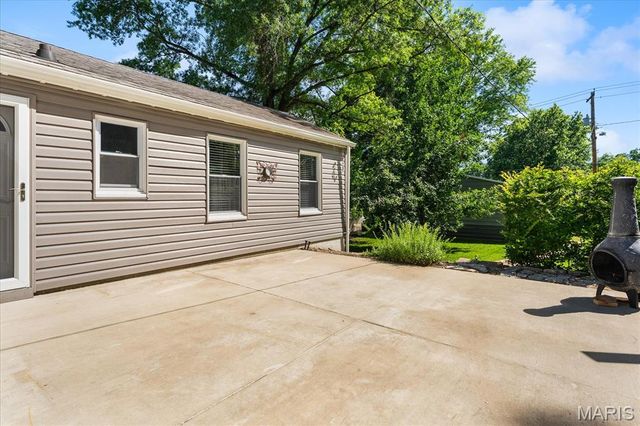 605 S Douglas Avenue, Belleville, IL 62220