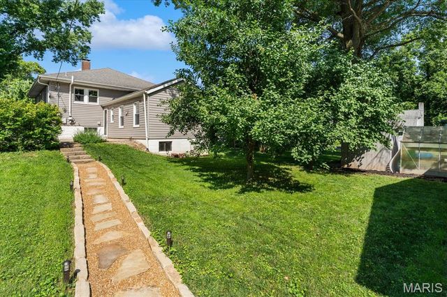 605 S Douglas Avenue, Belleville, IL 62220