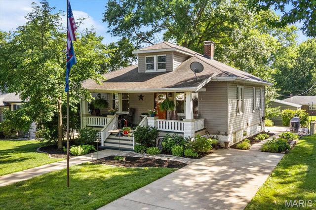 605 S Douglas Avenue, Belleville, IL 62220
