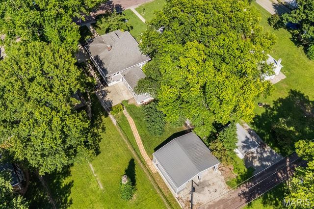 605 S Douglas Avenue, Belleville, IL 62220