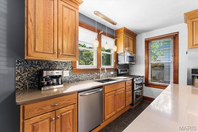 605 S Douglas Avenue, Belleville, IL 62220