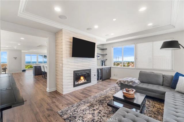 709 N. Lucia Ave B, Redondo Beach, CA 90277