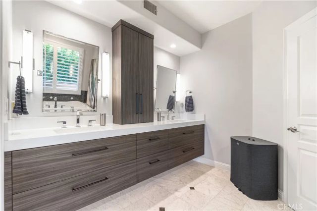 709 N. Lucia Ave B, Redondo Beach, CA 90277