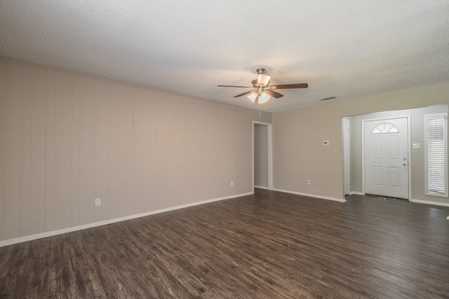 717 Blue Ridge Trail, Saginaw, TX 76179