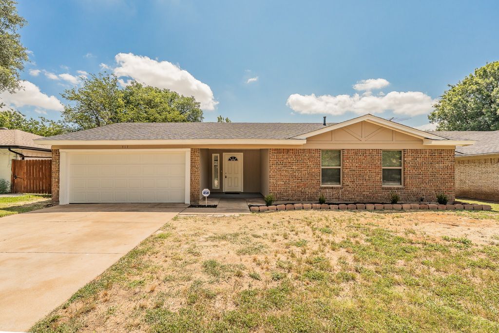 717 Blue Ridge Trail, Saginaw, TX 76179