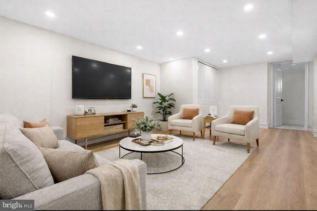 6812 SPRAGUE ST, Philadelphia, PA 19119