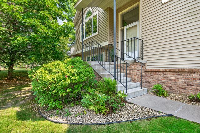 1143 Mckusick Road Lane N, Stillwater, MN 55082