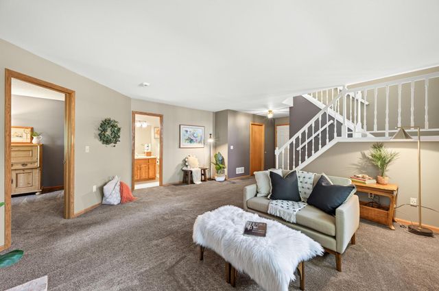 1143 Mckusick Road Lane N, Stillwater, MN 55082