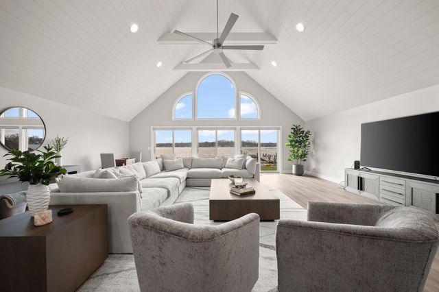 5363 Paw Paw Lake Road, Coloma, MI 49038