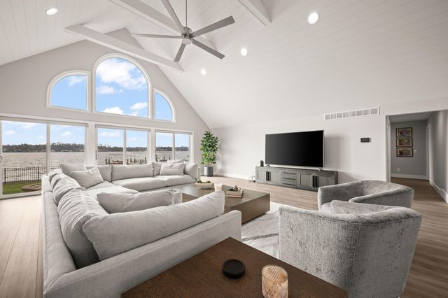 5363 Paw Paw Lake Road, Coloma, MI 49038