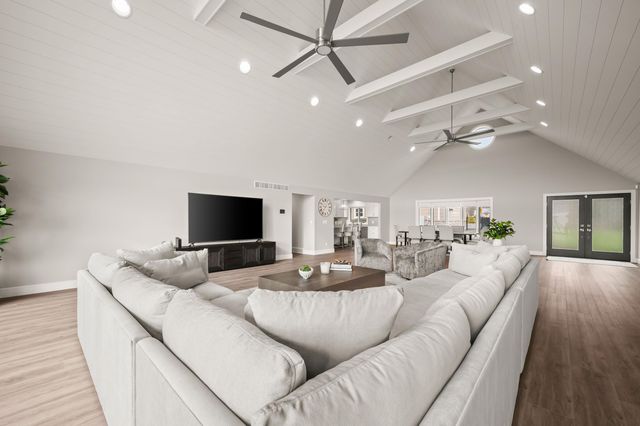 5363 Paw Paw Lake Road, Coloma, MI 49038