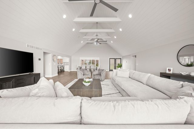 5363 Paw Paw Lake Road, Coloma, MI 49038