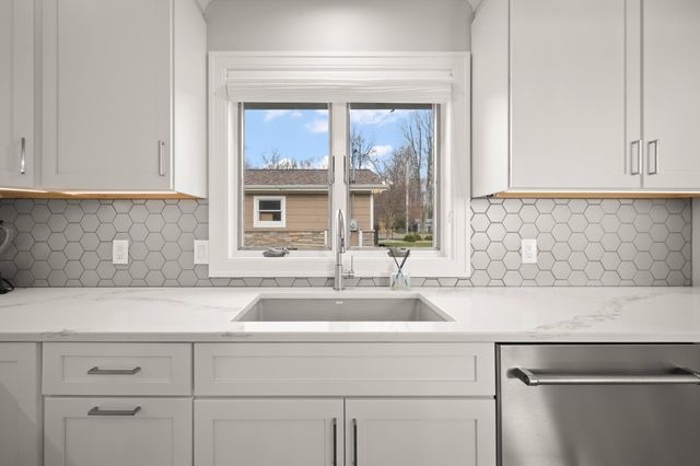 5363 Paw Paw Lake Road, Coloma, MI 49038