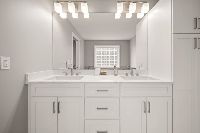 5363 Paw Paw Lake Road, Coloma, MI 49038