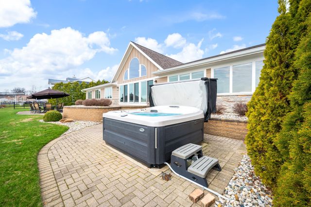 5363 Paw Paw Lake Road, Coloma, MI 49038