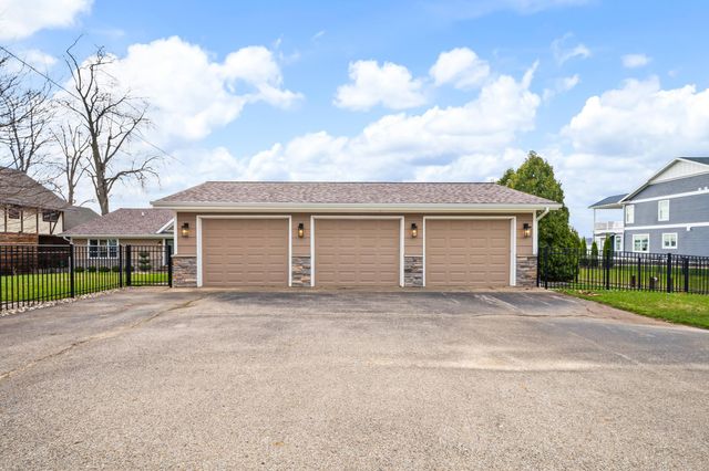 5363 Paw Paw Lake Road, Coloma, MI 49038