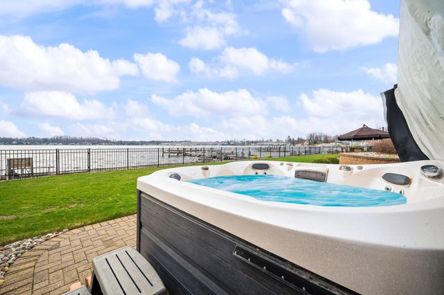 5363 Paw Paw Lake Road, Coloma, MI 49038