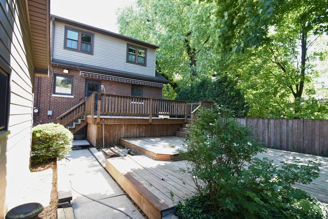 8502 Parkview Avenue, Brookfield, IL 60513