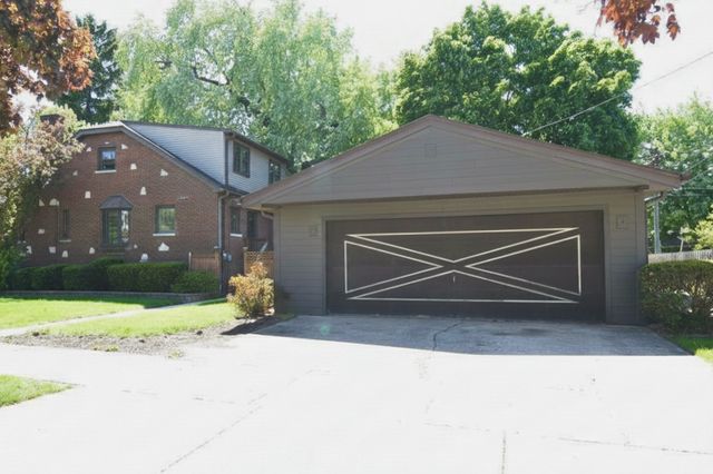 8502 Parkview Avenue, Brookfield, IL 60513