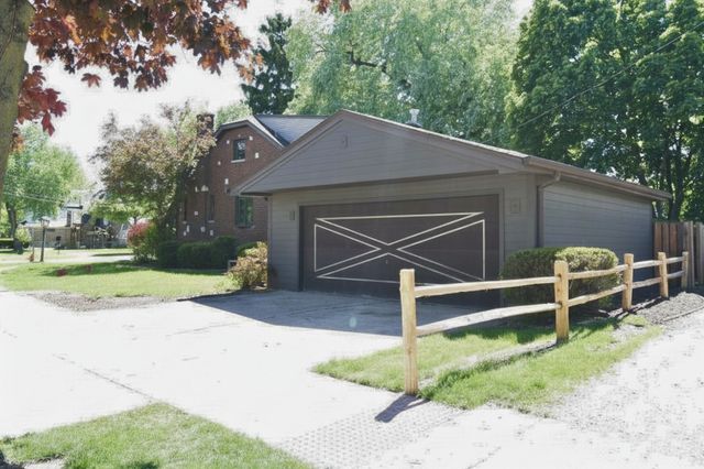 8502 Parkview Avenue, Brookfield, IL 60513