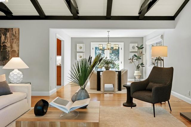 6611 Ascot Dr, Oakland, CA 94611