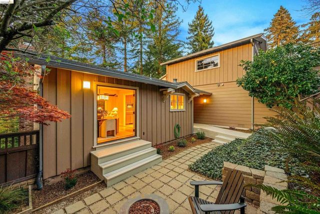 6611 Ascot Dr, Oakland, CA 94611