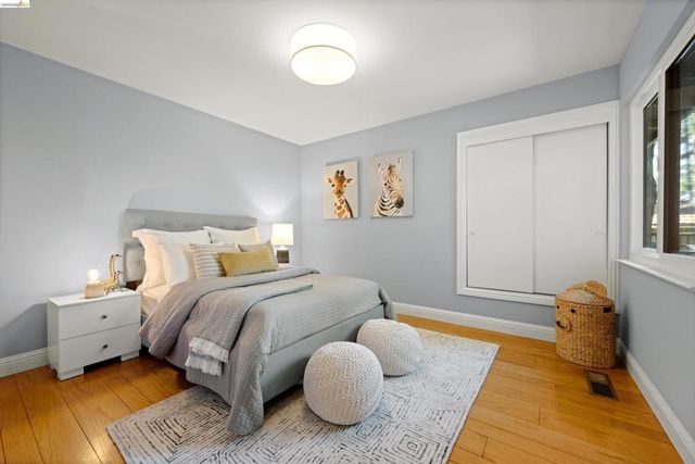 6611 Ascot Dr, Oakland, CA 94611