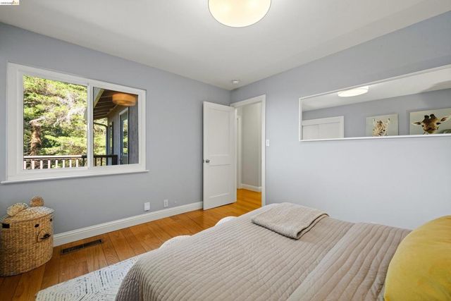 6611 Ascot Dr, Oakland, CA 94611